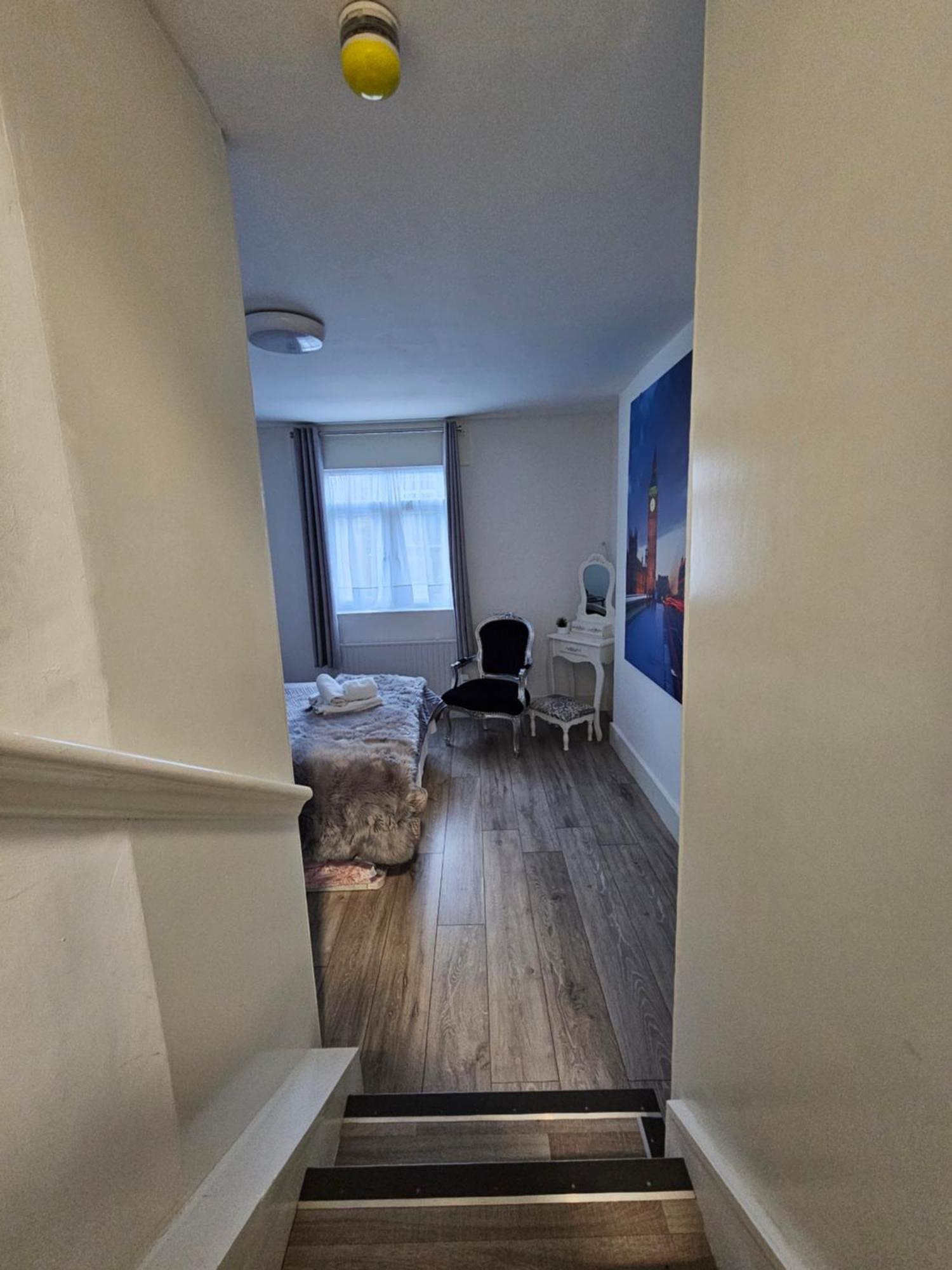 Large Studio Apartment 30 Mins To Oxford Street Londres Exterior foto